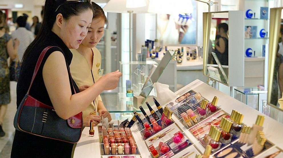 Gade Som svar på Stænke China Cosmetics Wholesale Market Complete Guide - EJET Sourcing